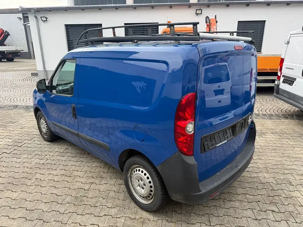 Gebraucht Opel Combo 95 PS (69 kW) 2013 Blau Van / Kleinbus