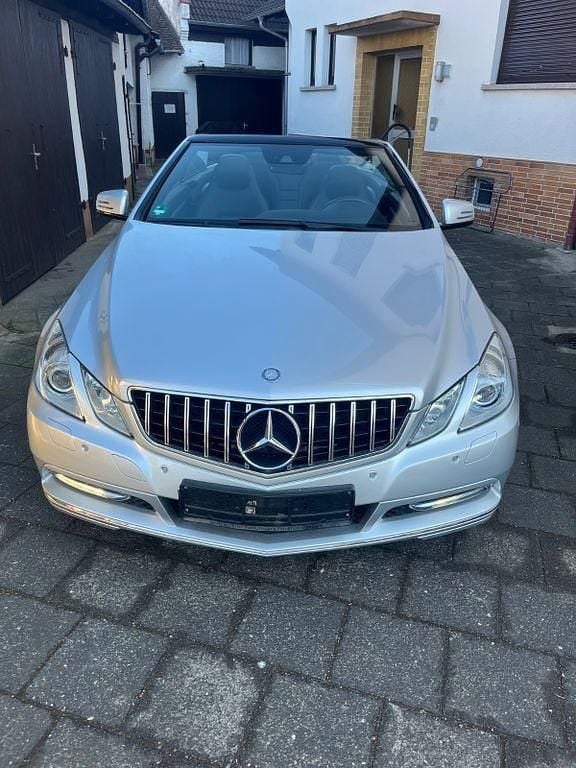 Gebraucht Mercedes E200 Elegance 184 PS (135 kW) 2012 Silber Cabrio
