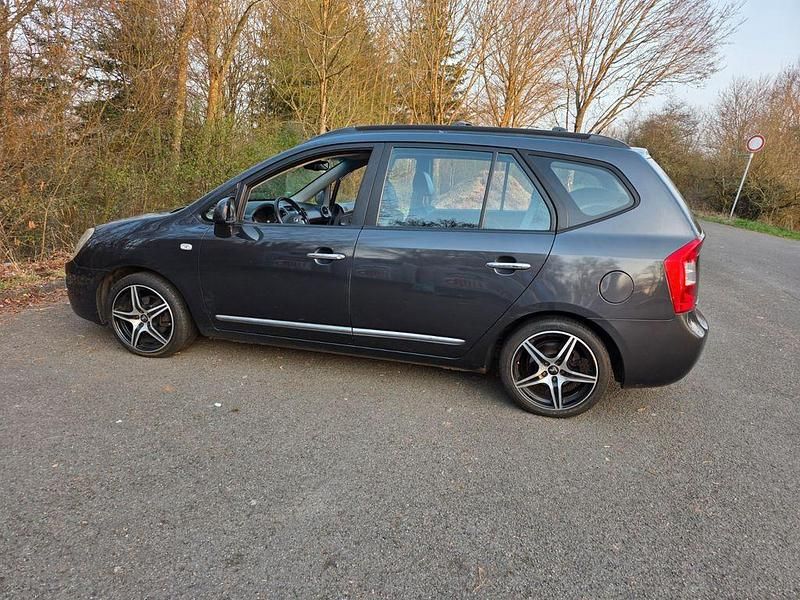 Gebraucht Kia Carens 140 PS (102 kW) 2007 Grau Van / Kleinbus