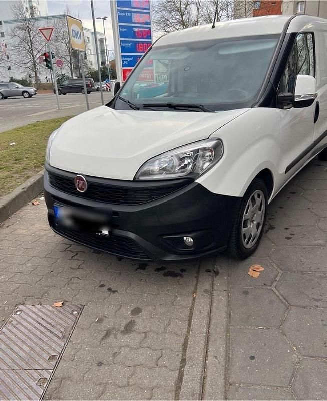 Weiß Gebraucht 2018 Fiat Doblò Van / Kleinbus | 8.950 € (Superpreis) - Bild 1/4