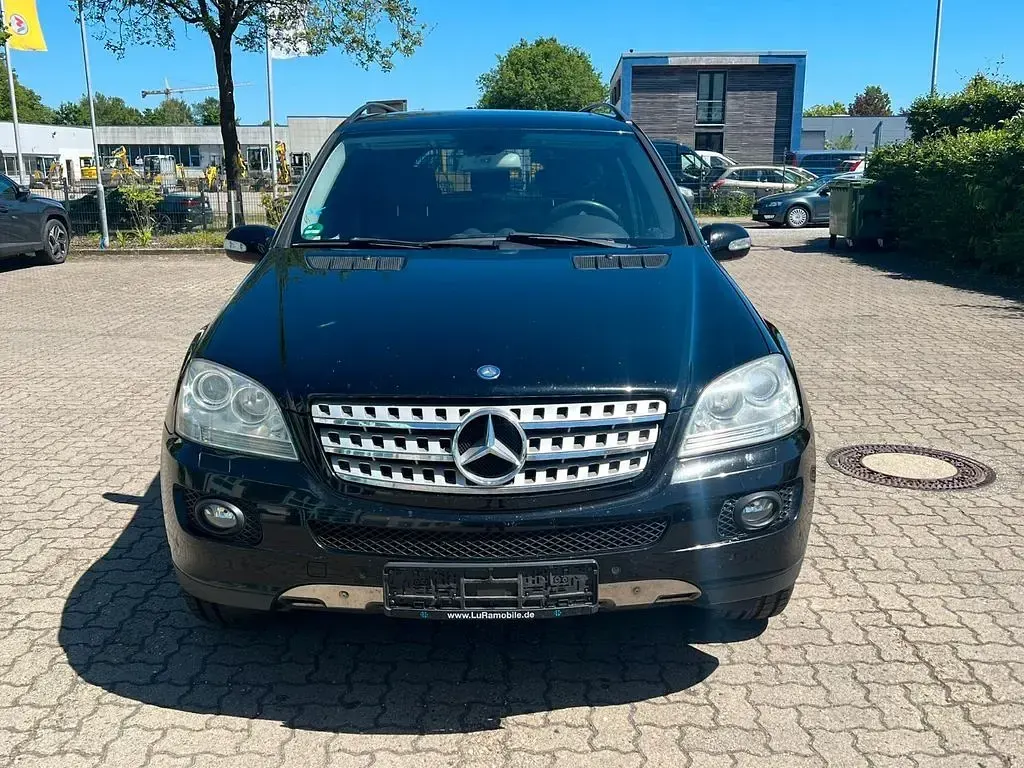 Gebraucht Mercedes ML320 224 PS (164 kW) 2005 Schwarz SUV