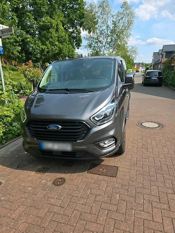 Grau Gebraucht 2020 Ford Tourneo Custom Titanium X Van / Kleinbus | 32.800 € (Superpreis) - Bild 1/4