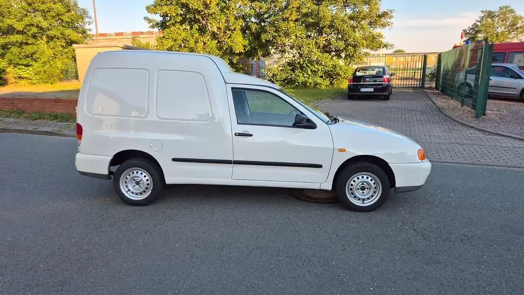 Gebraucht VW Caddy 64 PS (47 kW) 2003 Weiß Van / Kleinbus