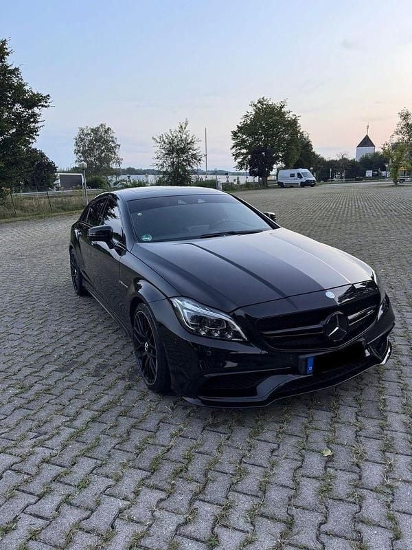 Schwarz Gebraucht 2014 Mercedes CLS63 AMG AMG Coupé | 52.500 € (Teuer) - Bild 1/4