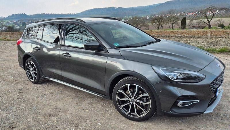 Gebraucht Ford Focus Active X 150 PS (110 kW) 2020 Grau Limousine