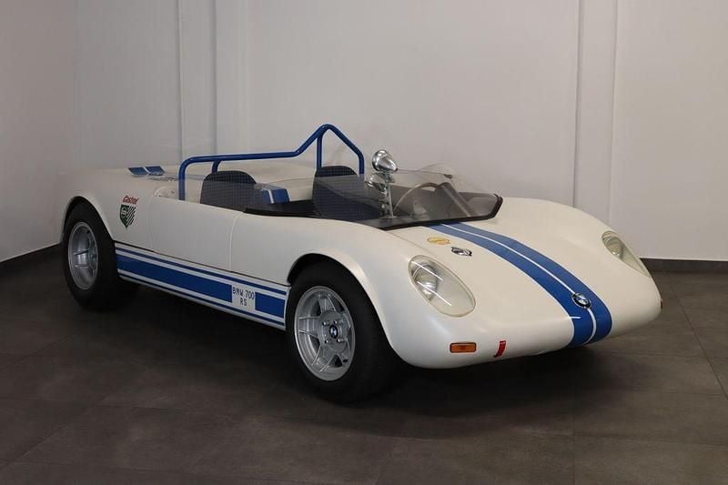 Weiß Gebraucht 1966 BMW 700 Limousine | 89.000 € - Bild 1/4