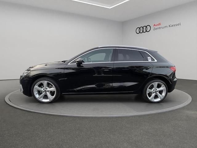 Gebraucht Audi A3 Sport 110 PS (80 kW) 2022 Mythosschwarz metallic Limousine