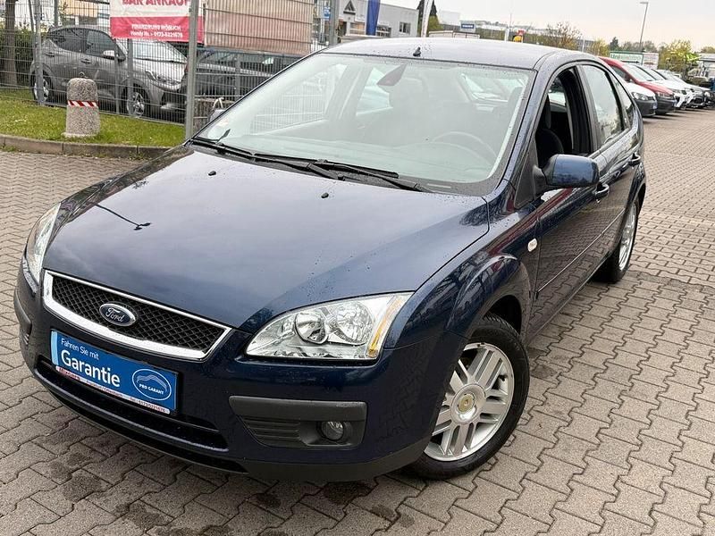 Gebraucht Ford Focus Ghia 116 PS (85 kW) 2005 Atlantik ink blue Limousine