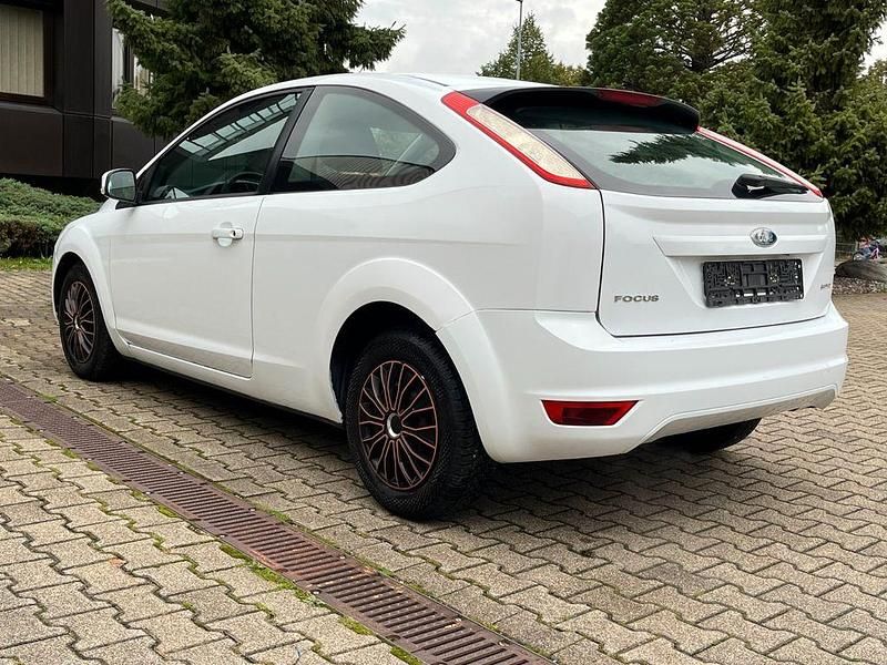 Second-hand Ford Focus Style 80 CP (58 kW) 2008 Alb Berlinǎ