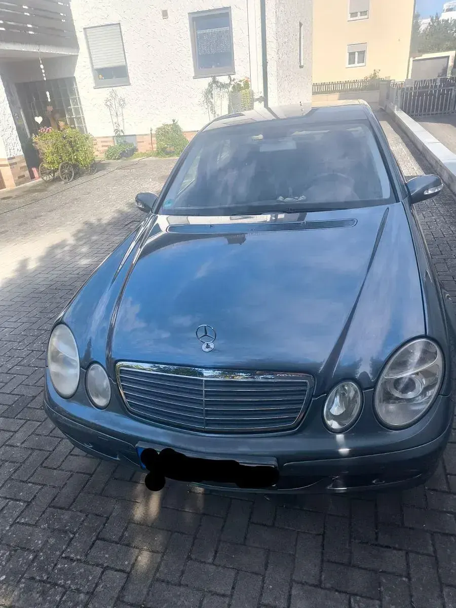 Gebraucht Mercedes E220 Classic 150 PS (110 kW) 2005 Grau Limousine