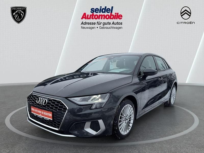 Grau Gebraucht 2021 Audi A3 Advanced Limousine | 22.491 € (Guter Preis) - Bild 1/4