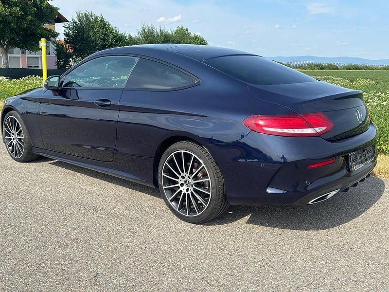Gebraucht Mercedes C220 AMG line 170 PS (125 kW) 2017 Blau Coupé