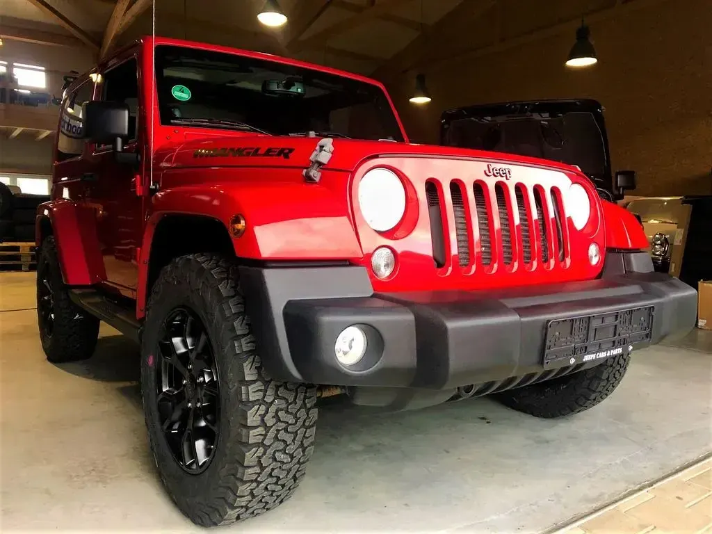 Gebraucht Jeep Wrangler Night Eagle 200 PS (147 kW) 2017 Rot SUV