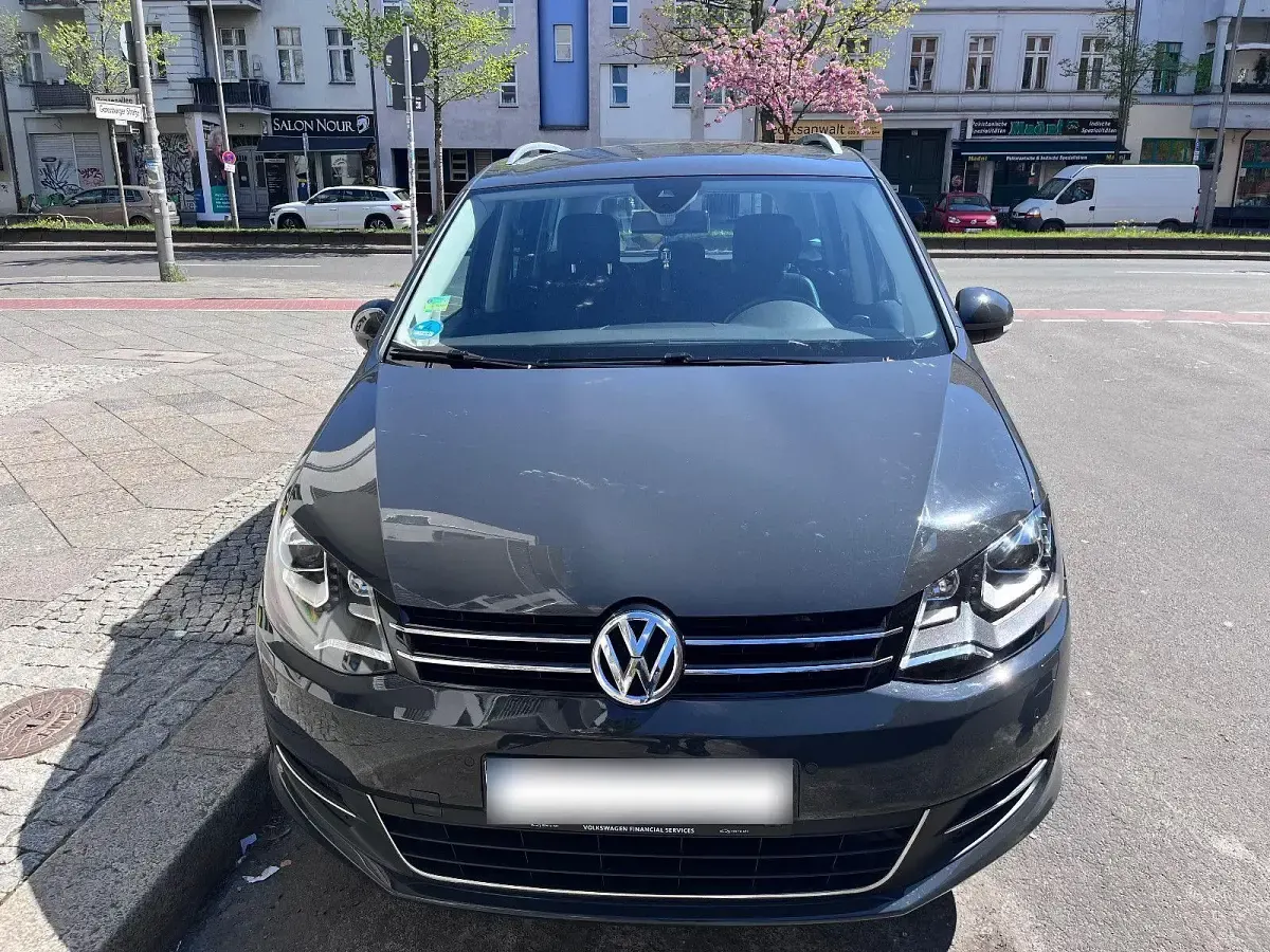 Gebraucht VW Sharan Highline 177 PS (130 kW) 2015 Grau Van / Kleinbus