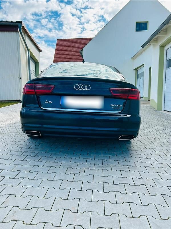 Gebraucht Audi A6 218 PS (160 kW) 2015 Blau Limousine