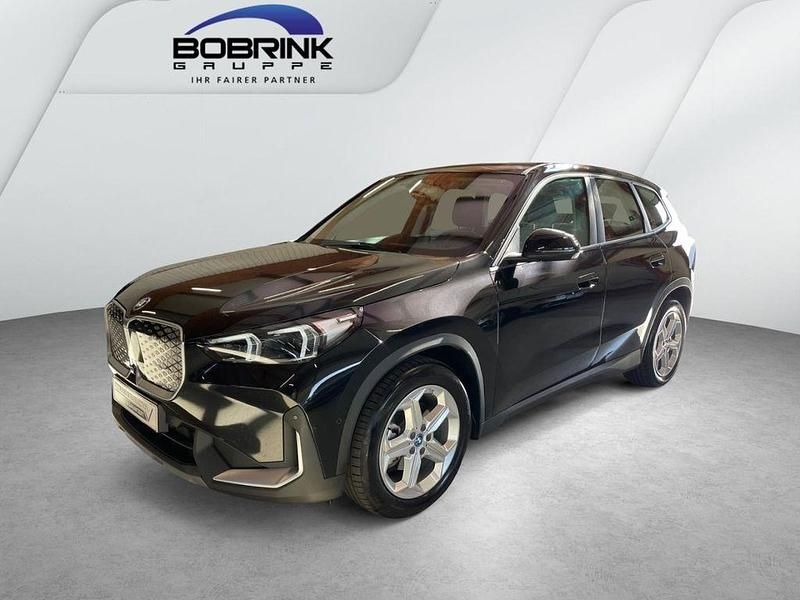 Schwarz Gebraucht 2024 BMW iX1 SUV | 41.490 € (Guter Preis) - Bild 1/4