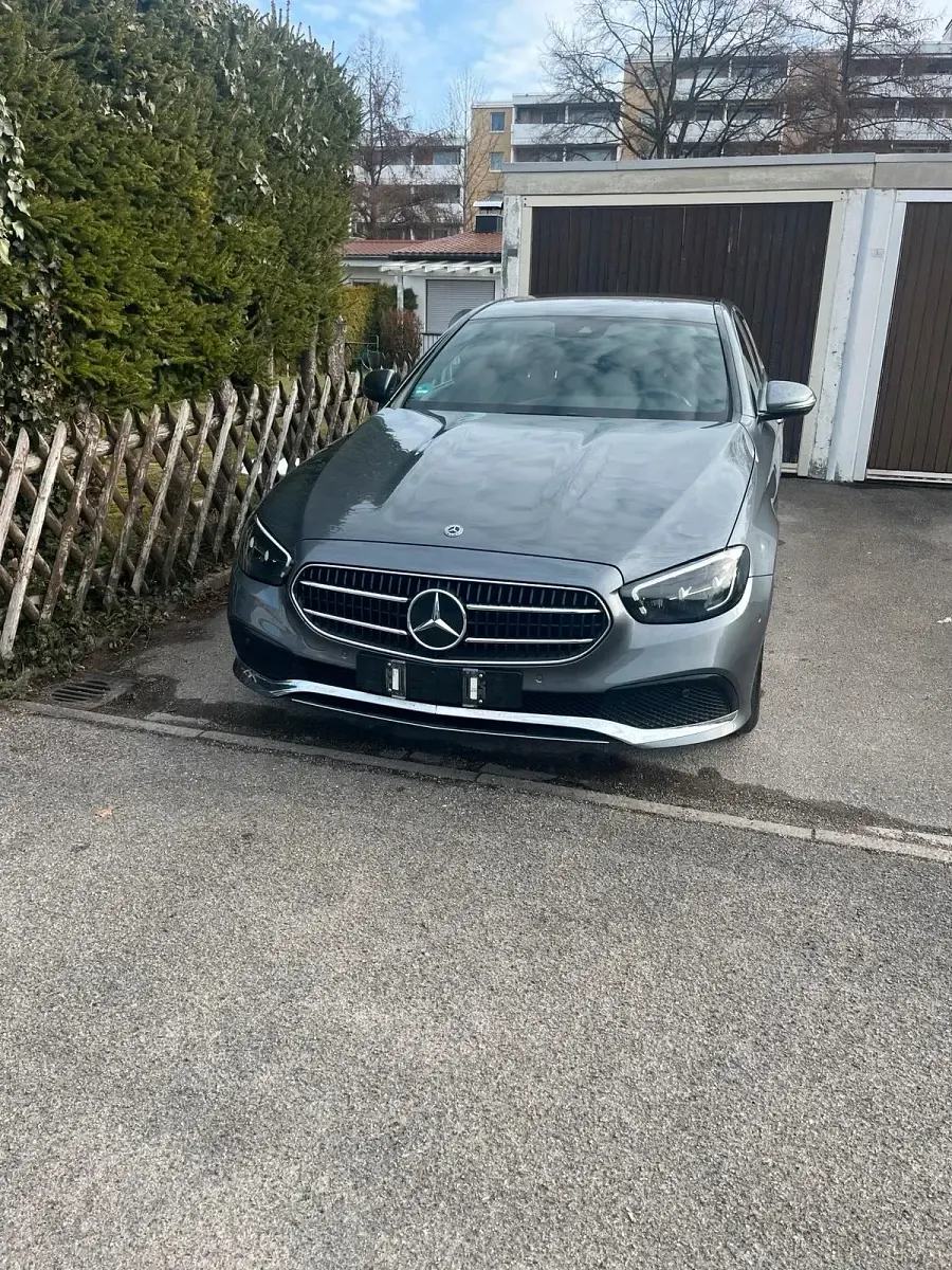 Gebraucht Mercedes E220 2020 Grau Limousine
