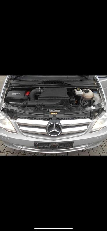 Silber Gebraucht 2014 Mercedes Vito Van | 17.000 € - Bild 1/4