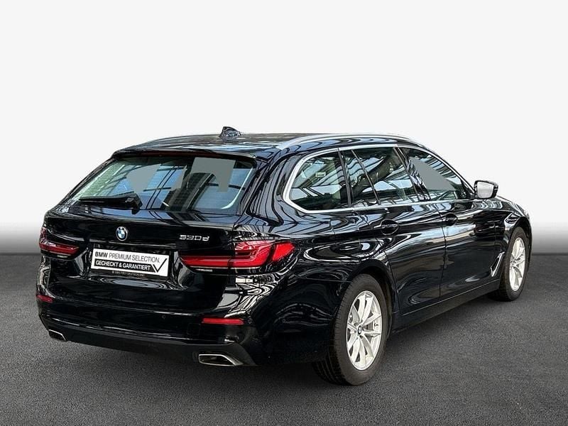 Gebraucht BMW 530 Sport Line 286 PS (210 kW) 2022 Schwarz uni Kombi