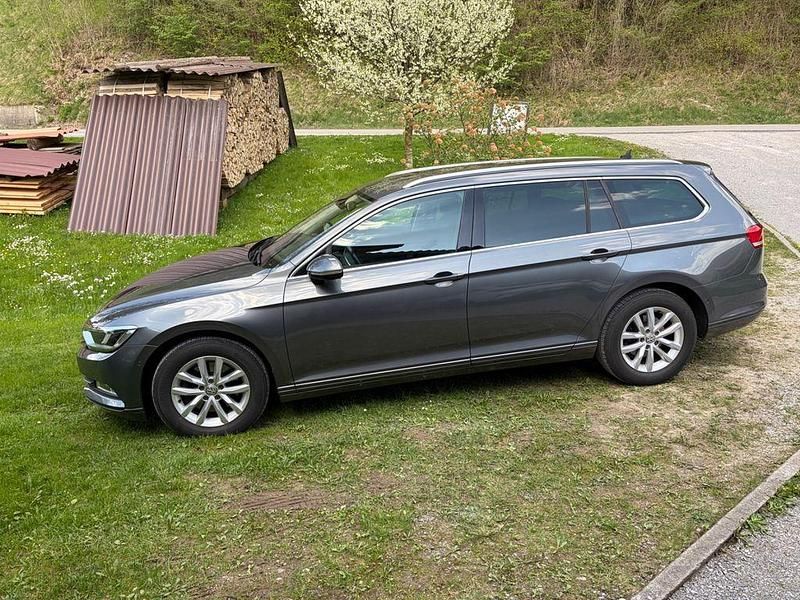 Gebraucht VW Passat Comfortline 150 PS (110 kW) 2015 Grau Kombi