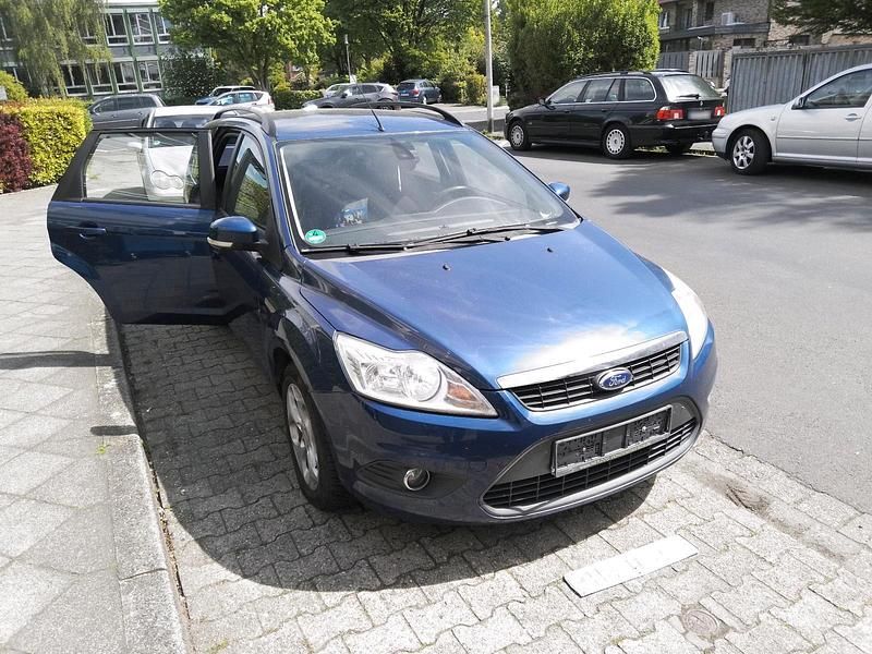 Second-hand Ford Focus 90 CP (66 kW) 2008 Albastru Break