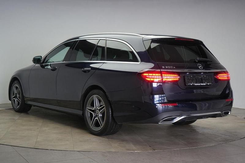Gebraucht Mercedes E300 AMG 211 PS (155 kW) 2022 Blau Limousine