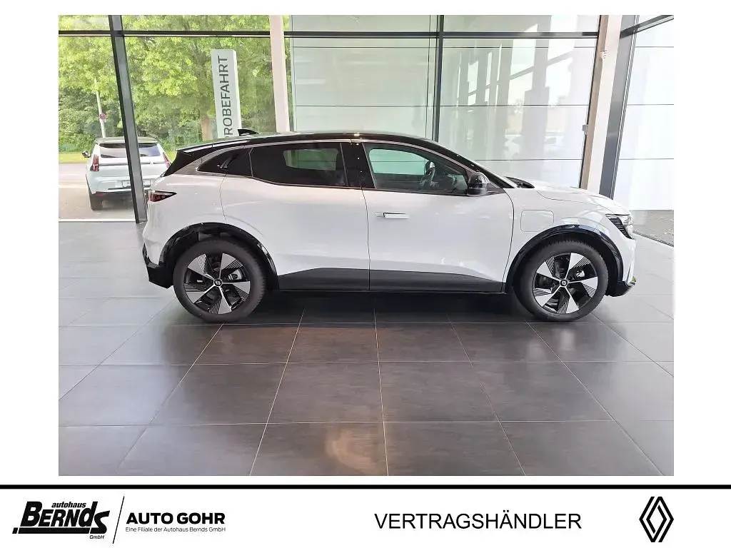 Gebraucht Renault Megane E-Tech Komfort 160 kW (218 PS) 2026 Arktisweiß/dach in blackpear Limousine