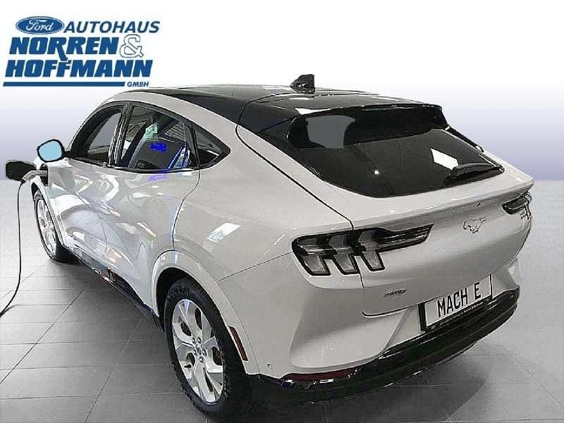 Gebraucht Ford Mustang Mach-E Extended Range 258 kW (351 PS) 2023 Starweiß metallic SUV