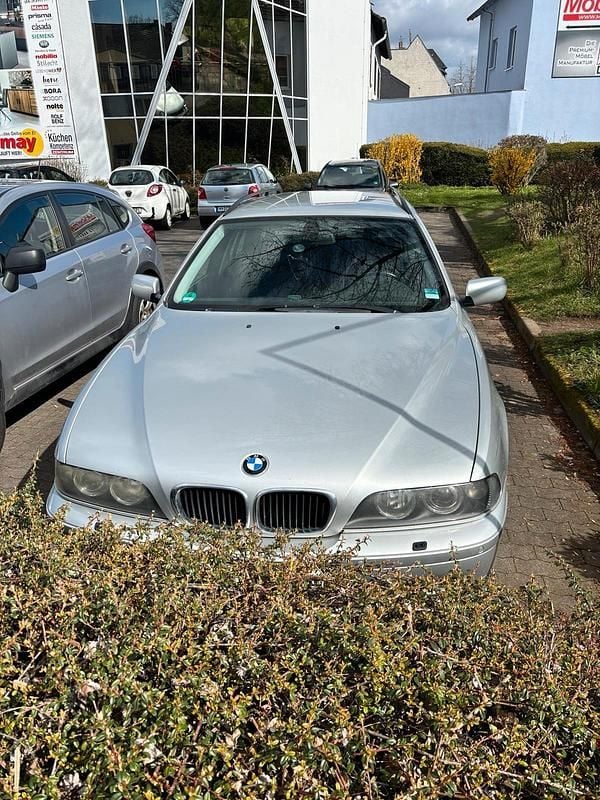 Gebraucht BMW 520 170 PS (125 kW) 2001 Silber Kombi