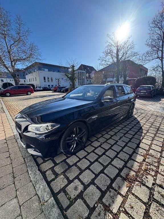 Gebraucht BMW 530 M Sport 258 PS (189 kW) 2016 Blau Kombi