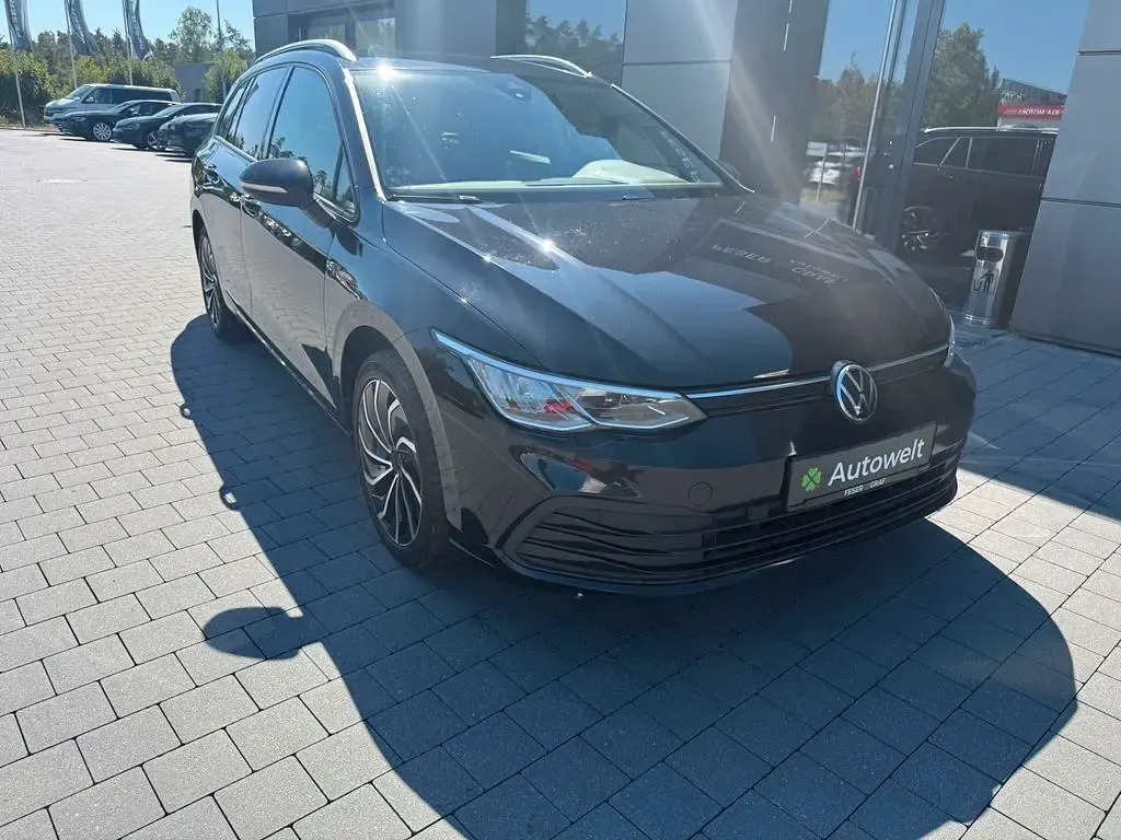 Gebraucht VW Golf VIII Life 150 PS (110 kW) 2023 Schwarz Kombi