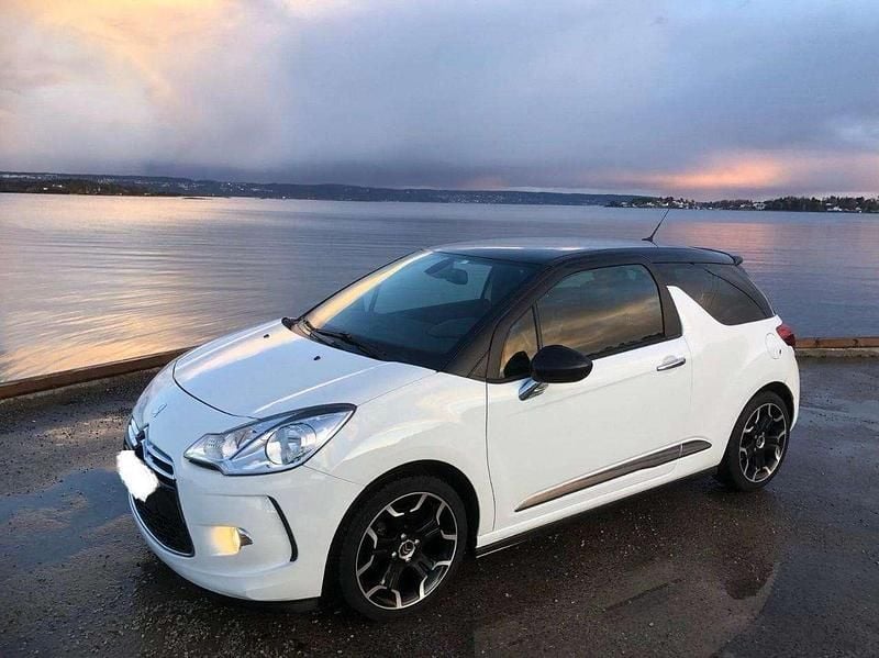 Weiß Gebraucht 2012 Citroën DS3 Sport Chic Limousine | 5.399 € (Guter Preis) - Bild 1/4