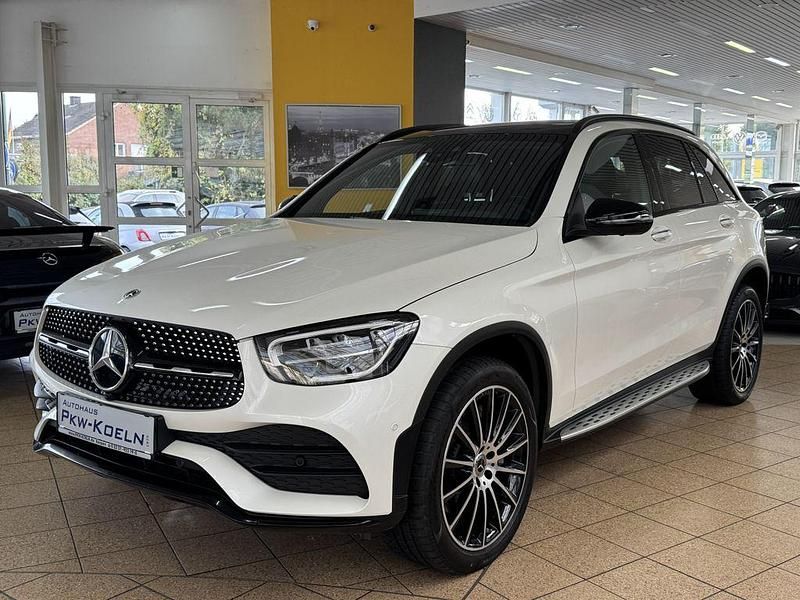 Diamantweiss metalliclac (metallic) Gebraucht 2024 Mercedes GLC300e AMG line SUV | 49.950 € (Superpreis) - Bild 1/4