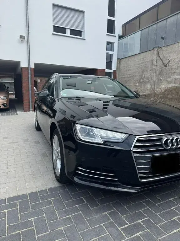 Gebraucht Audi A4 Ambiente 190 PS (139 kW) 2017 Schwarz Kombi