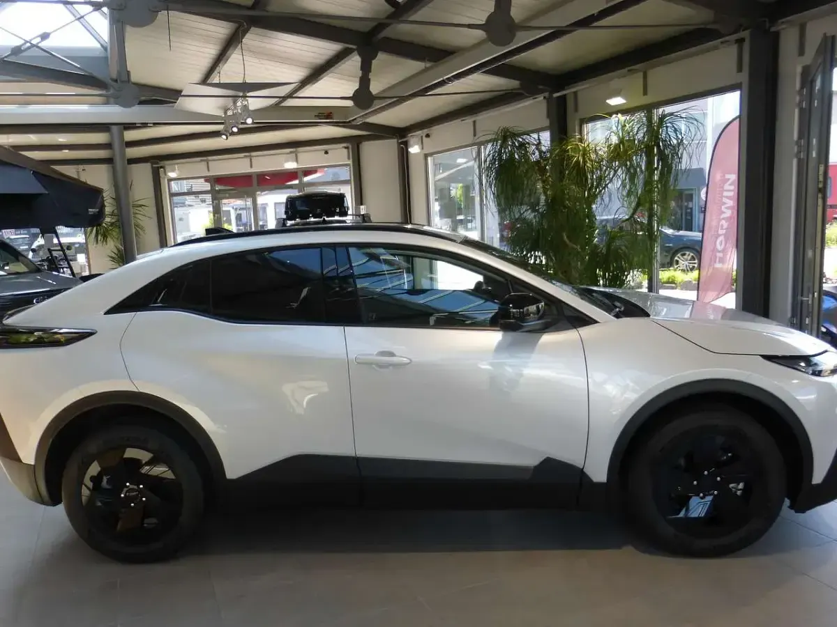 Neu Subaru Uncharted Active 164 kW (224 PS) 2026 Platinum white pearl SUV