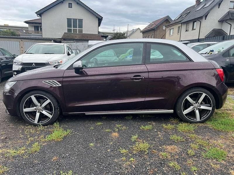 Violett Gebraucht 2011 Audi A1 Ambition Kleinwagen | 6.900 € (Guter Preis) - Bild 1/4