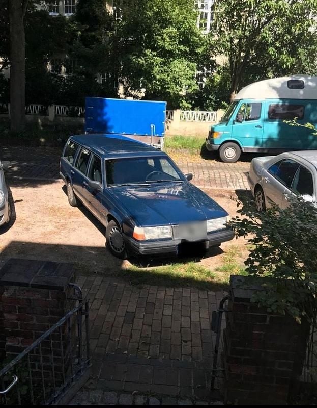 Second-hand Volvo 940 112 CP (82 kW) 1993 Albastru Break