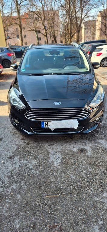 Gebraucht Ford S-MAX Titanium 179 PS (131 kW) 2016 Schwarz Van / Kleinbus