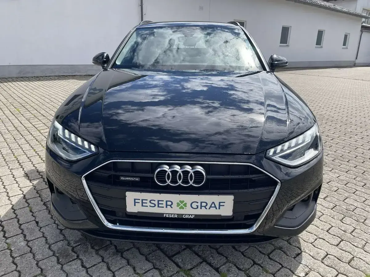 Gebraucht Audi A4 Sport 265 PS (194 kW) 2023 Mythosschwarz metallic Kombi