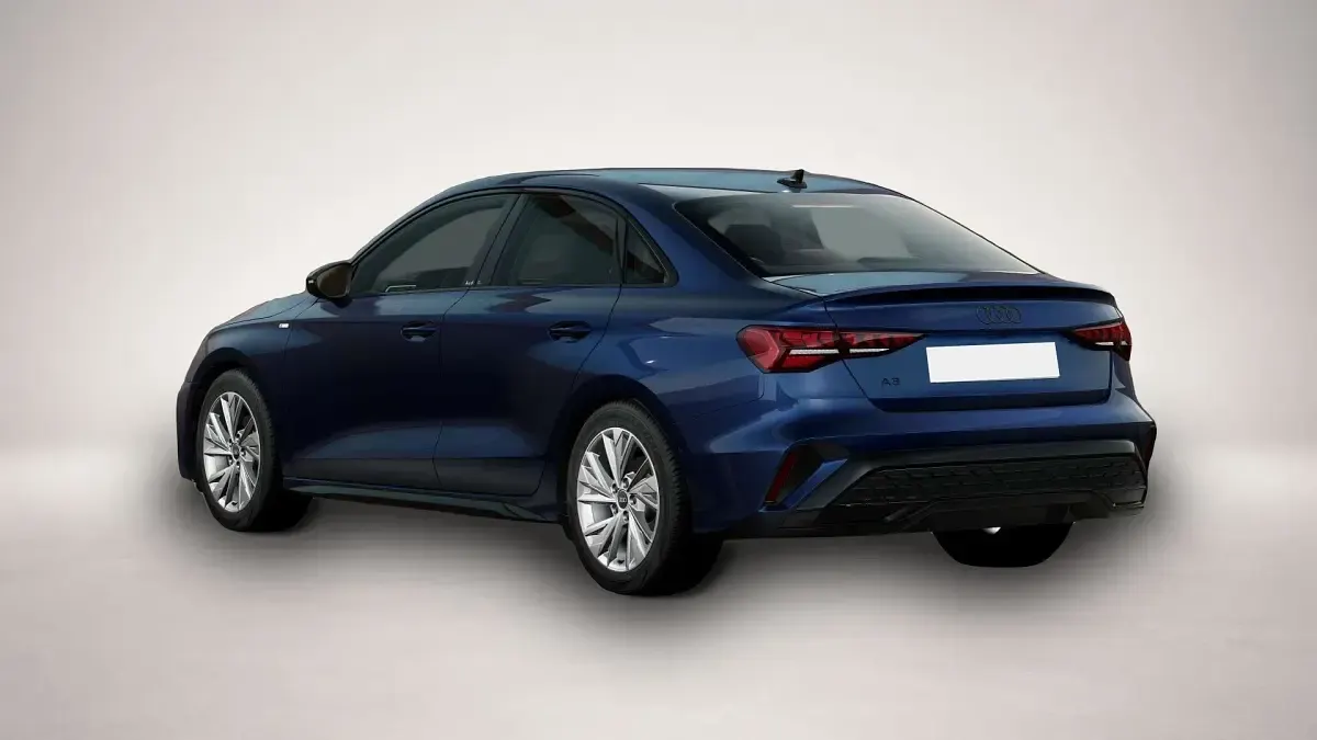 Gebraucht Audi A3 S-Line 116 PS (85 kW) 2025 Navarrablau metallic Limousine