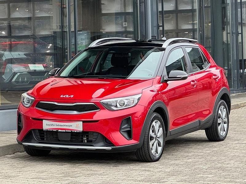 Rot Gebraucht 2023 Kia Stonic Vision SUV | 17.970 € (Guter Preis) - Bild 1/4