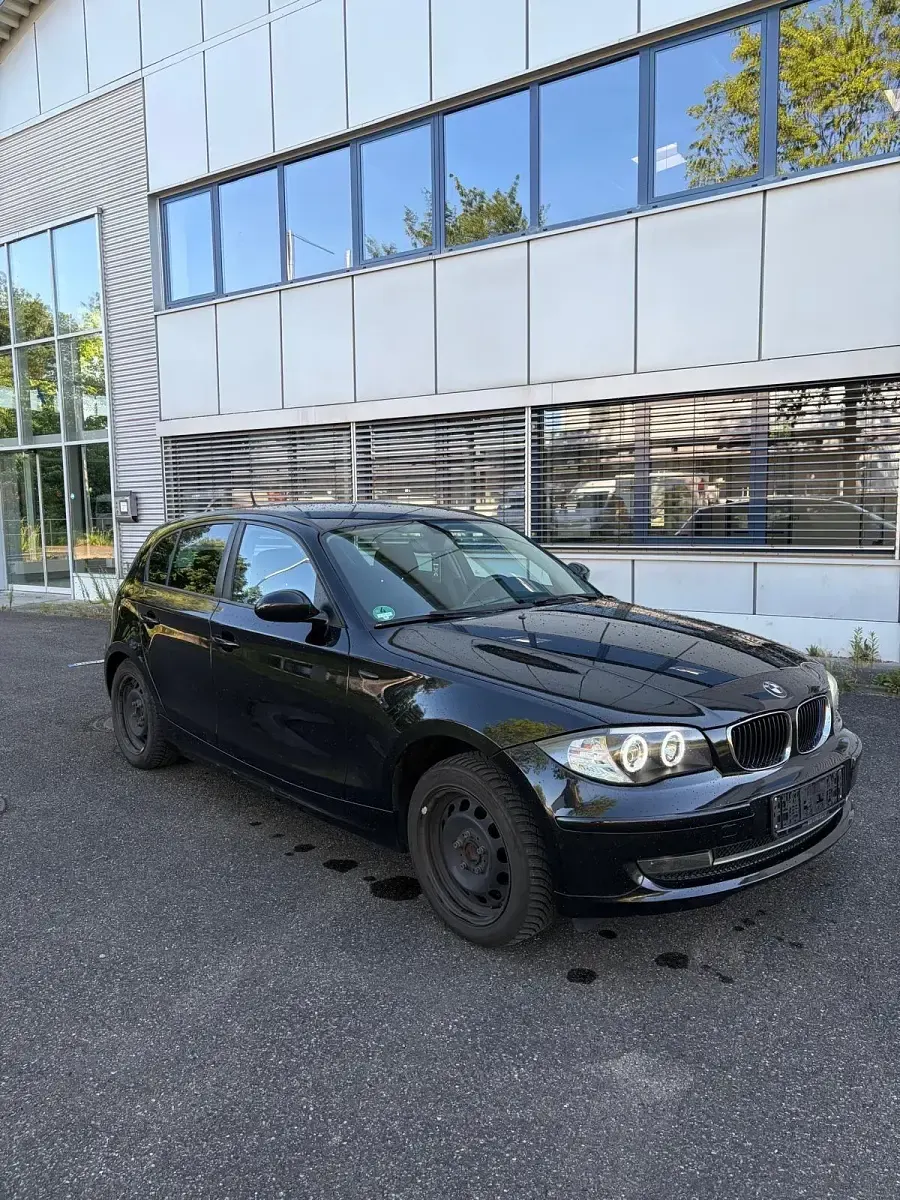 Gebraucht BMW 118 143 PS (105 kW) 2009 Schwarz Kleinwagen