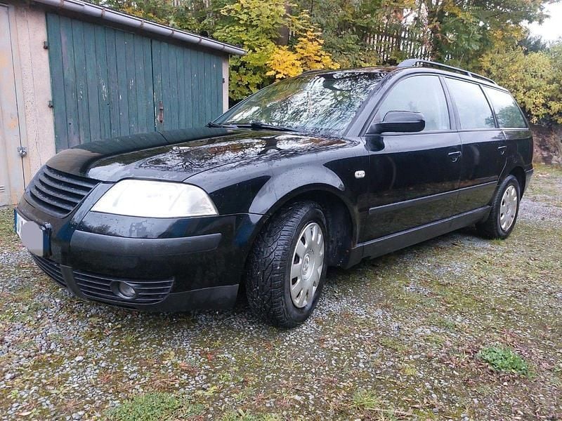 Schwarz Gebraucht 2001 VW Passat Basis Kombi | 999 € (Superpreis) - Bild 1/4