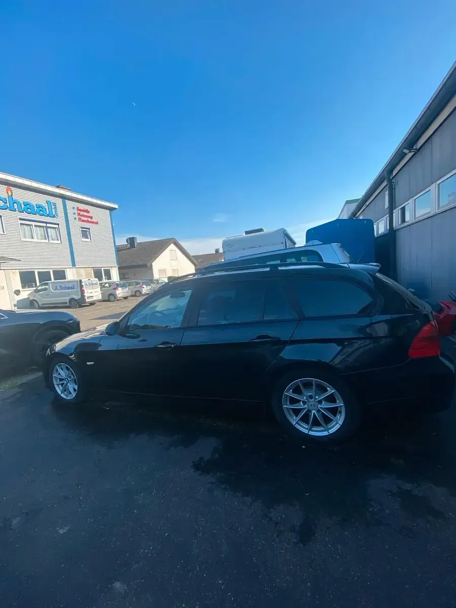 Gebraucht BMW 320 150 PS (110 kW) 2008 Kombi