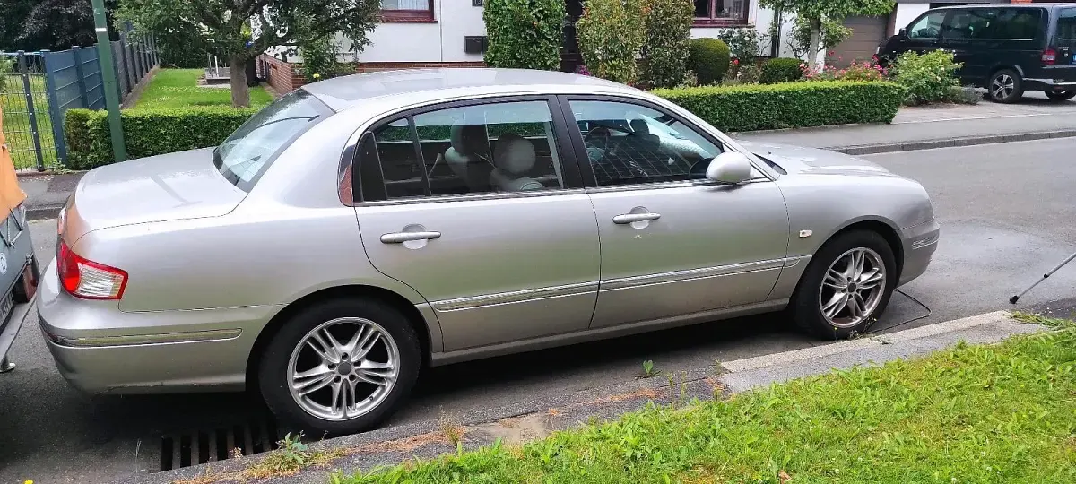 Gebraucht Kia Opirus 203 PS (149 kW) 2005 Silber Limousine