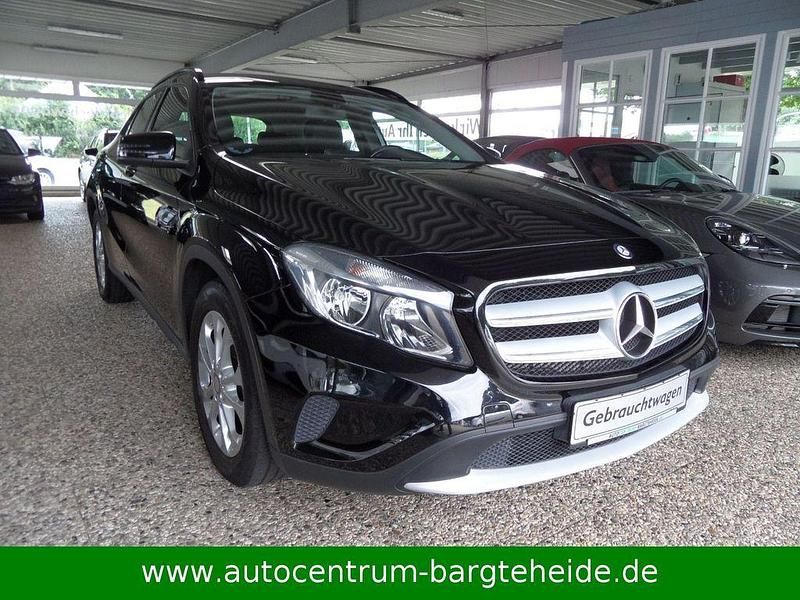 Gebraucht Mercedes GLA200 Style 156 PS (114 kW) 2014 Schwarz SUV
