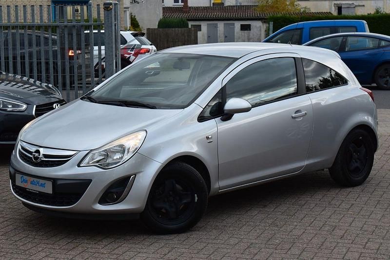 Silber Gebraucht 2011 Opel Corsa Satellite Kleinwagen | 2.790 € (Guter Preis) - Bild 1/4