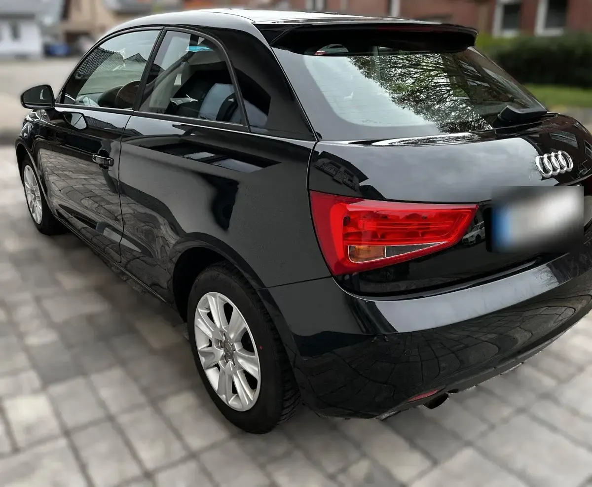 Usata Audi A1 86 CV (63 kW) 2014 Nero Utilitaria