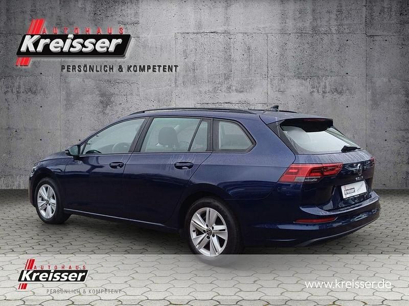 Gebraucht VW Golf VIII Life 131 PS (96 kW) 2023 Blau Kombi