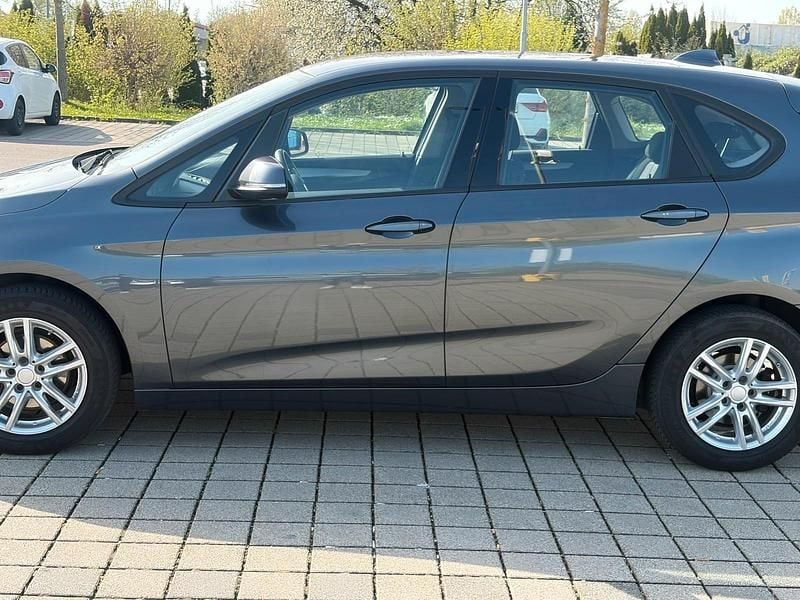 Gebraucht BMW 218 Advantage 136 PS (100 kW) 2017 Schwarz Kombi